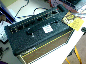 FIRST LOOK: Vox DA10 digital guitar amplifier